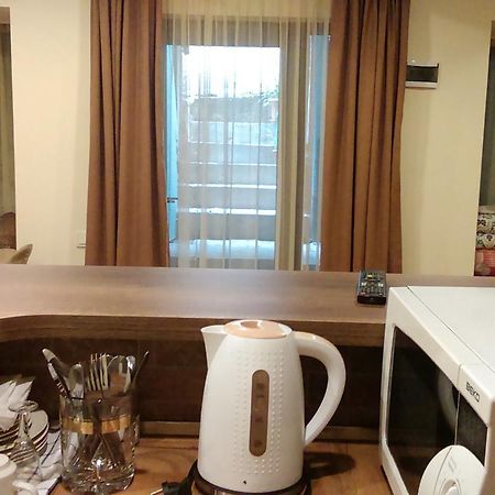 Low Budget Room With King Size Bed Tbilisi Buitenkant foto