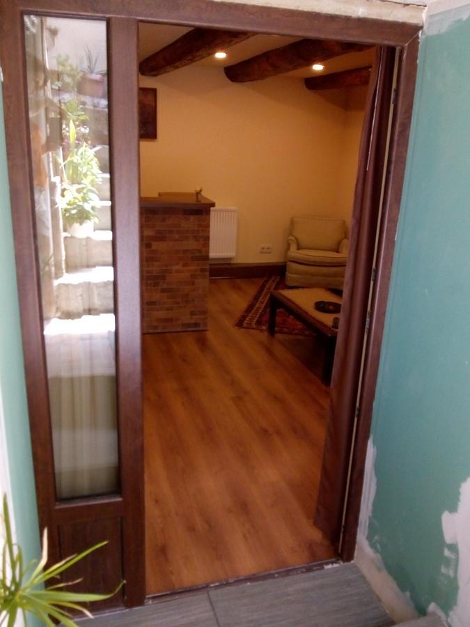 Low Budget Room With King Size Bed Tbilisi Buitenkant foto