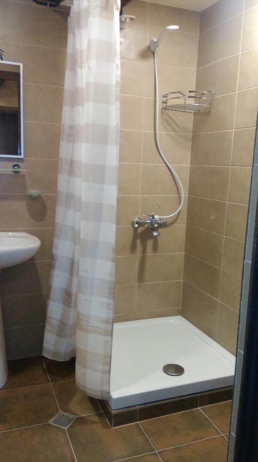 Low Budget Room With King Size Bed Tbilisi Buitenkant foto
