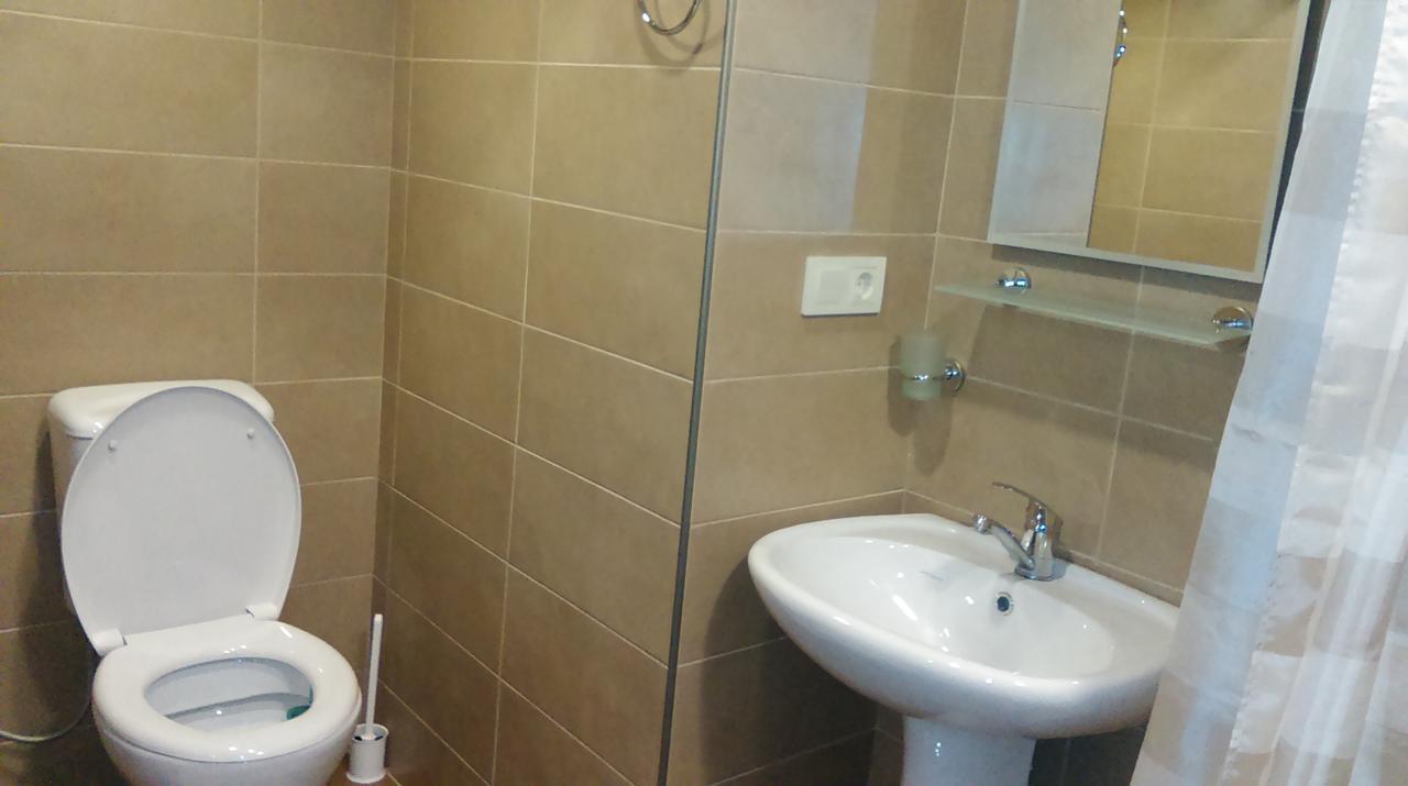 Low Budget Room With King Size Bed Tbilisi Buitenkant foto