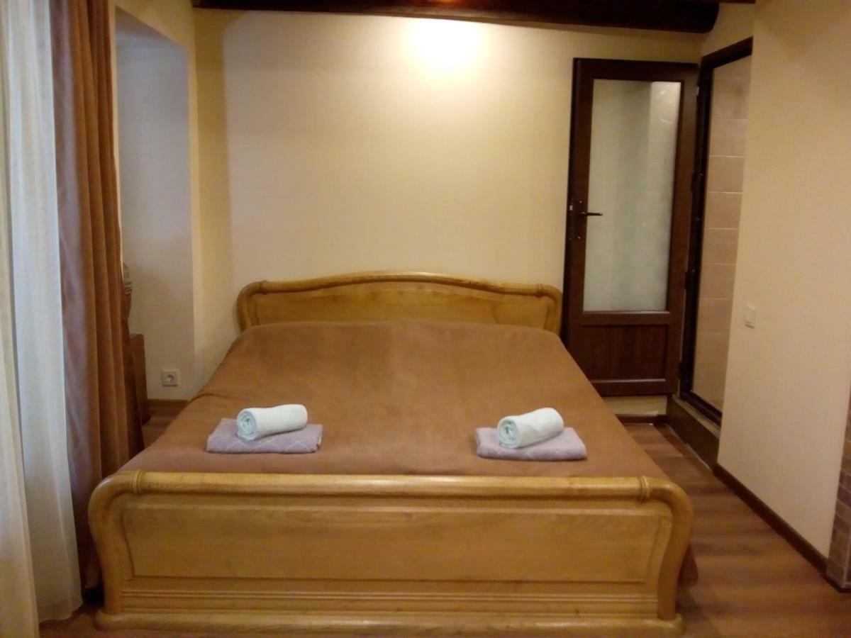 Low Budget Room With King Size Bed Tbilisi Buitenkant foto